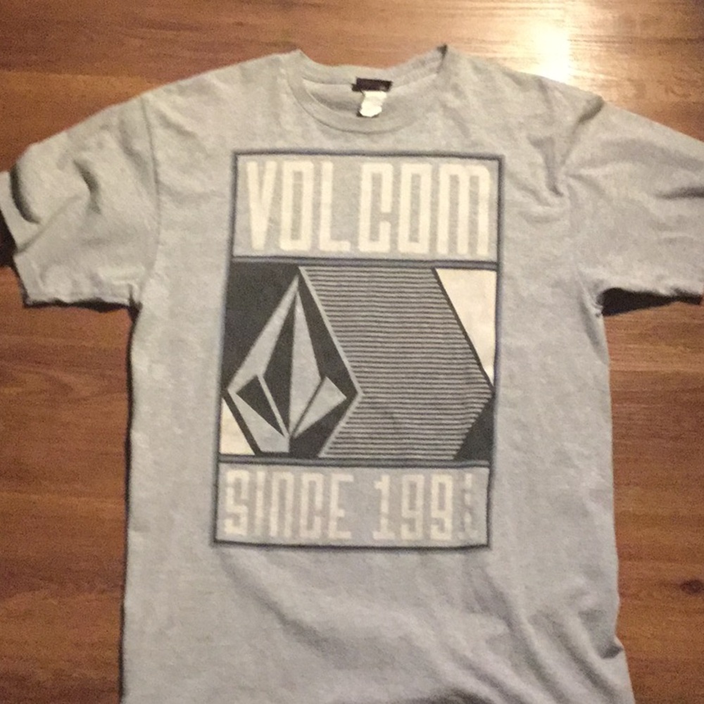 Volcom tee